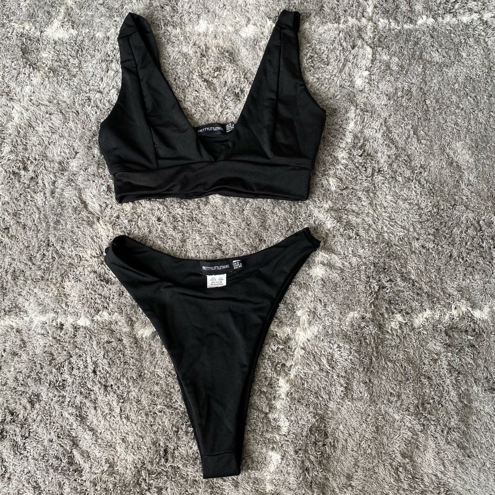 NEVER WORN BLACK PLT 2 PIECE BIKINI TOP & BOTTOM
